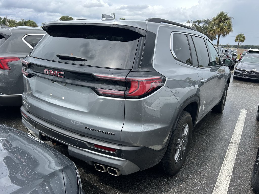 Used 2025 GMC Acadia Elevation FWD image 4