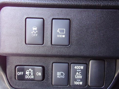 Used 2021 Toyota Tacoma Limited image 43