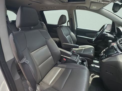 Used 2016 Honda Odyssey Touring image 24