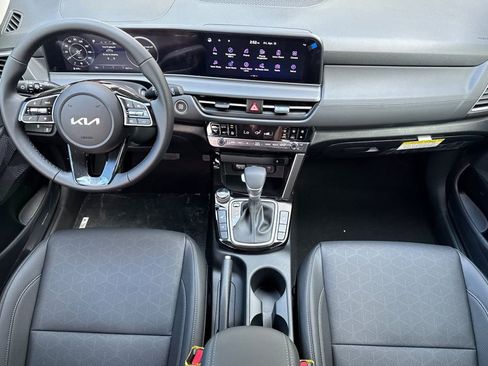 New 2026 Kia Seltos EX FWD image 13