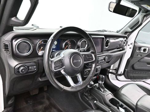 Used 2022 Jeep Wrangler Unlimited Sahara AWD/4WD image 15
