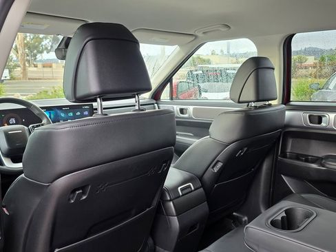 Used 2025 Hyundai Santa Fe SEL image 18