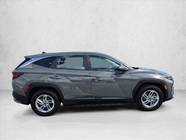 Certified 2025 Hyundai Tucson SE FWD image 4