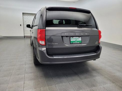 Used 2019 Dodge Grand Caravan SXT image 6