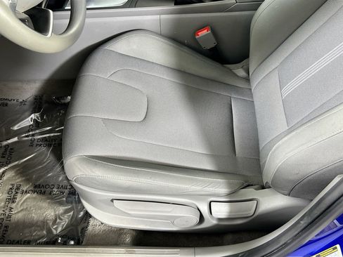 Used 2024 Hyundai Elantra SE image 18