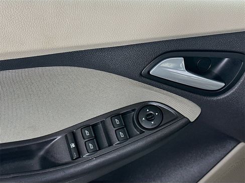 Used 2014 Ford Focus SE image 24