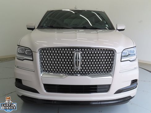 Used 2022 Lincoln Navigator Reserve AWD/4WD image 9