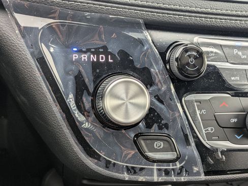 New 2026 Chrysler Pacifica Select image 16