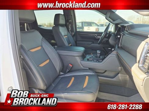 Used 2025 GMC Sierra 1500 AT4 w/ AT4 Premium Package AWD/4WD image 15