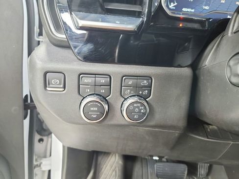 Used 2023 GMC Sierra 1500 SLT w/ SLT Premium Package AWD/4WD image 28