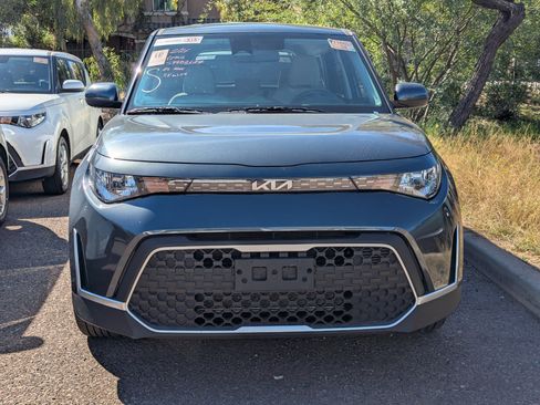 Certified 2025 Kia Soul LX image 5