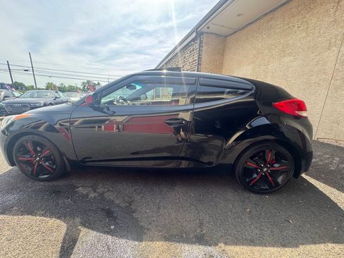 Used 2013 Hyundai Veloster w/ Style Pkg FWD image 4
