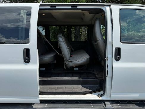 Used 2019 Chevrolet Express 3500 LT w/ LT Preferred Equipment Group RWD image 14