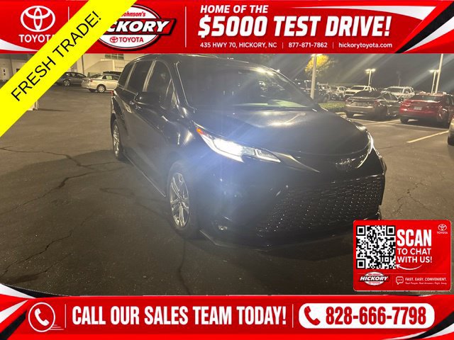 Used 2022 Toyota Sienna XSE w/ XSE Plus Package AWD/4WD image 1
