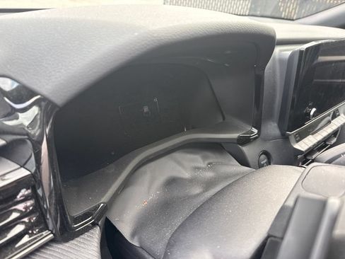 Used 2025 Toyota Camry SE w/ Convenience Package FWD image 7