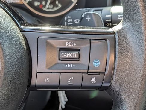 Used 2023 Nissan Rogue SV FWD image 17