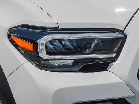 Used 2022 Toyota Tacoma TRD Pro AWD/4WD image 2