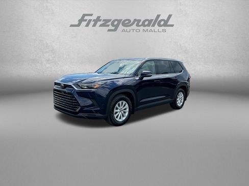 Used 2024 Toyota Grand Highlander AWD image 3