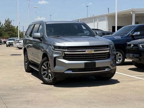 Used 2023 Chevrolet Tahoe LT w/ Luxury Package AWD/4WD image 2