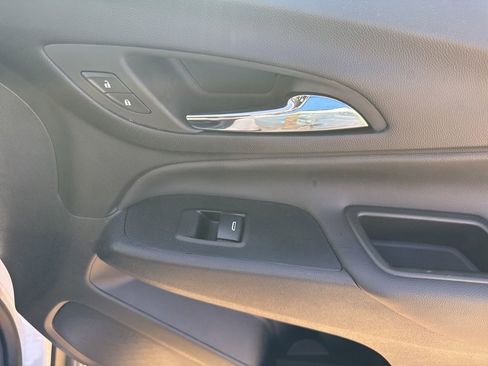 Used 2022 Chevrolet Equinox LT image 28