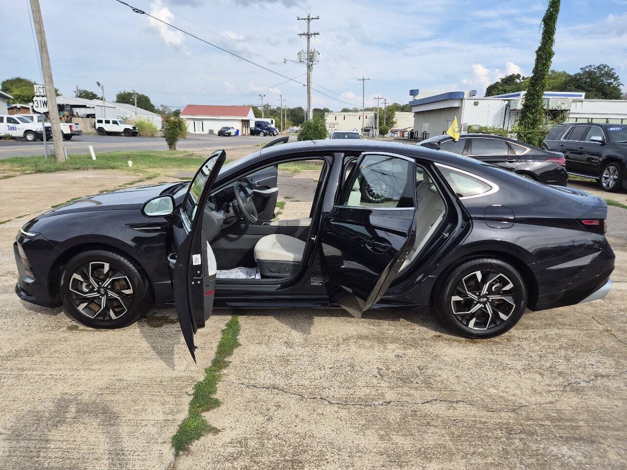 Used 2025 Hyundai Sonata SEL FWD image 19