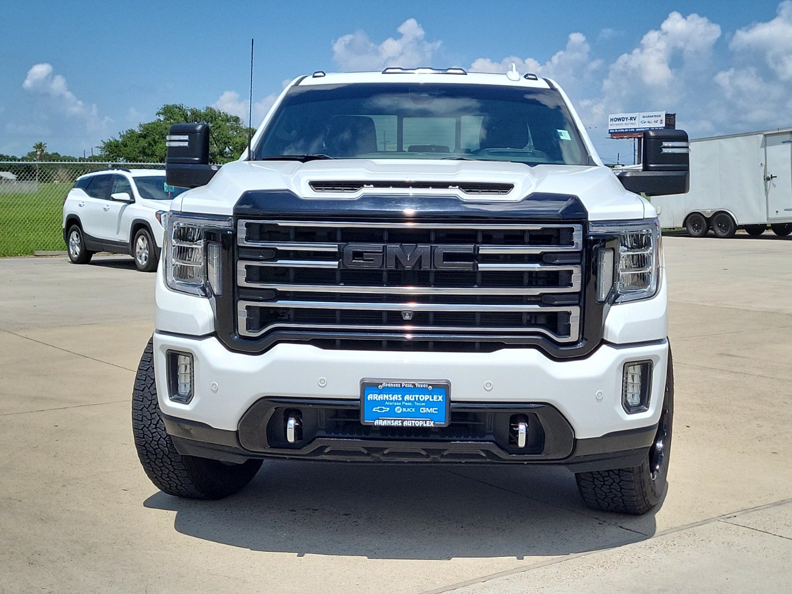 Used 2020 GMC Sierra 2500 AT4 w/ AT4 Premium Package AWD/4WD image 2