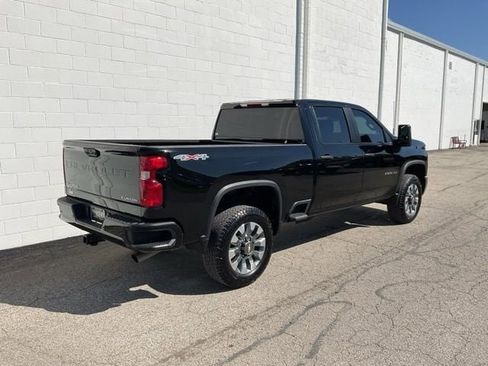 Used 2025 Chevrolet Silverado 2500 Custom w/ Custom Value Package image 4