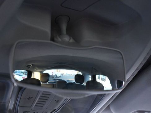 Used 2014 FIAT 500L Trekking w/ Popular Equipment Group image 47