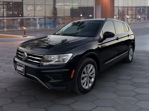 Used 2018 Volkswagen Tiguan SEL image 3