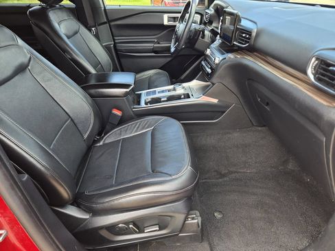Used 2020 Ford Explorer Limited RWD image 18