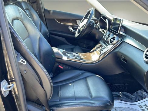 Used 2018 Mercedes-Benz C 300 4MATIC Sedan w/ Premium Package image 9