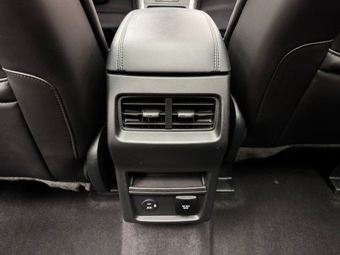 Certified 2022 Ford Edge SEL w/ Convenience Package AWD/4WD image 12