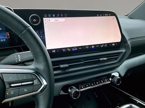 Used 2025 Chevrolet Silverado EV LT image 10