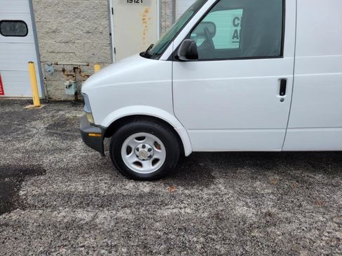 Used 2005 Chevrolet Astro image 12