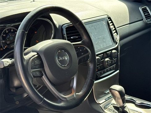 Used 2021 Jeep Grand Cherokee Laredo X image 17