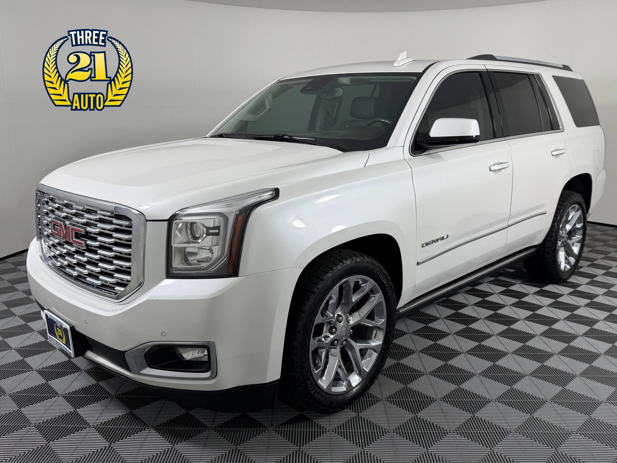Used 2020 GMC Yukon Denali w/ Open Road Package AWD/4WD image 1