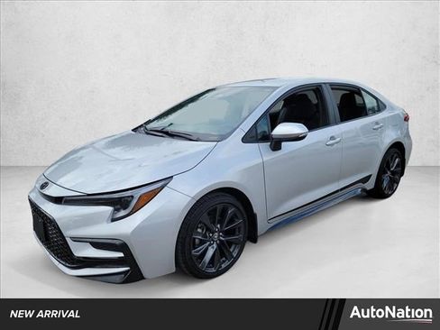 Used 2025 Toyota Corolla SE image 1