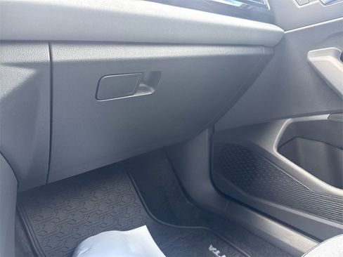 New 2026 Volkswagen Jetta SE image 40