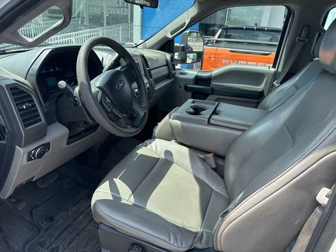 Used 2017 Ford F550 2WD Crew Cab Super Duty image 16