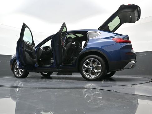 Used 2025 BMW X4 xDrive30i w/ Premium Package image 41