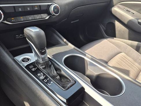 Used 2022 Nissan Altima 2.5 SV FWD image 10