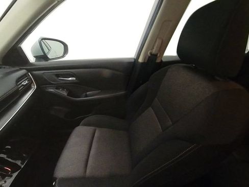 Certified 2025 Nissan Rogue SV AWD/4WD image 28