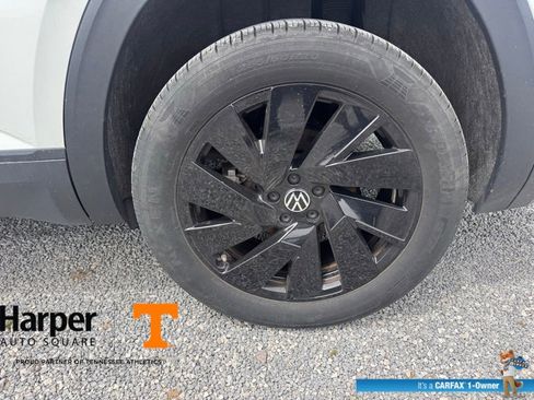 Used 2024 Volkswagen Atlas SE w/ Black Wheel Package image 19