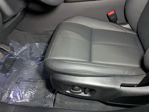 New 2026 Land Rover Range Rover Velar Dynamic SE image 4