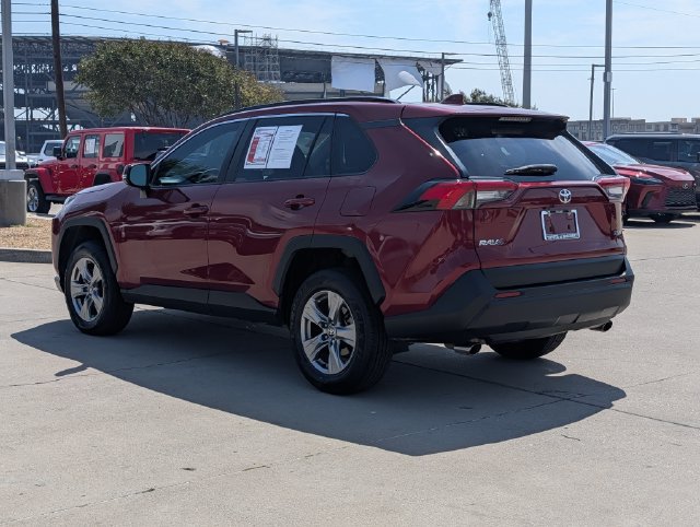 Used 2024 Toyota RAV4 XLE w/ Convenience Package FWD image 9