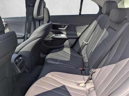 Used 2025 Mercedes-Benz E 350 4MATIC Sedan image 20
