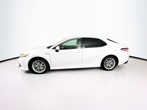 Used 2020 Toyota Camry XLE w/ Carpet Mat Package FWD image 4