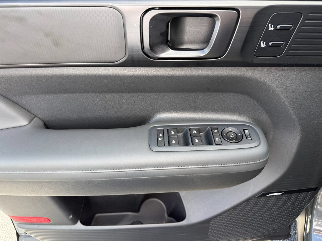 Used 2025 Hyundai Santa Fe Calligraphy FWD image 26