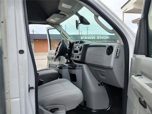 Used 2022 Ford E-450 and Econoline 450 Super Duty RWD image 24