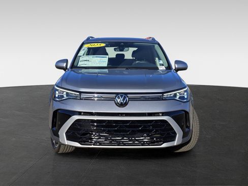 New 2025 Volkswagen Taos SEL image 2